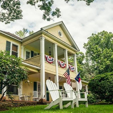 The Yellow House On Plott Creek ウェインズビル エクステリア 写真