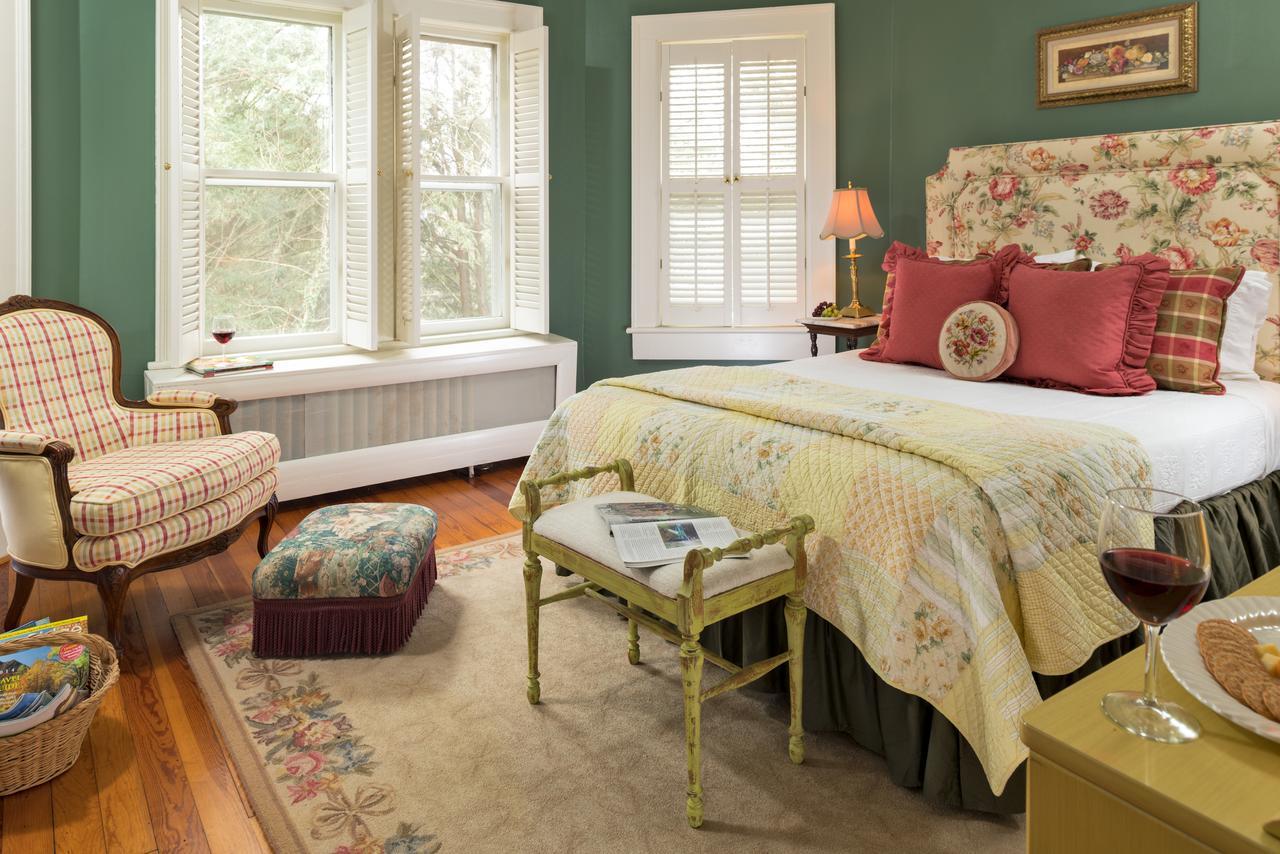 The Yellow House On Plott Creek ウェインズビル エクステリア 写真