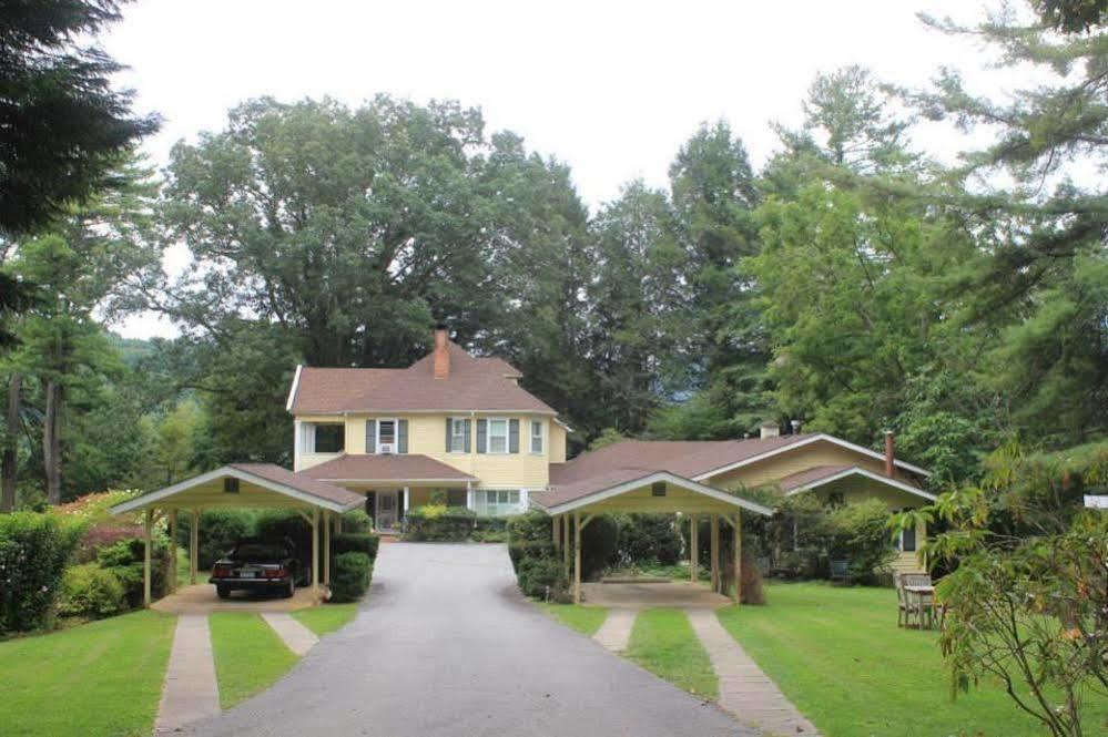 The Yellow House On Plott Creek ウェインズビル エクステリア 写真