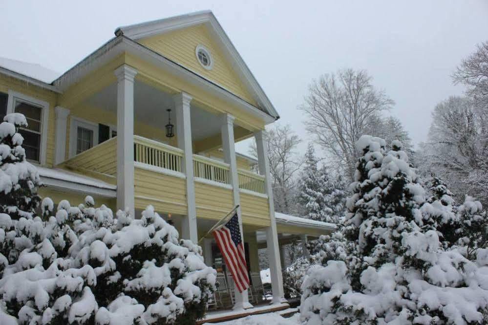 The Yellow House On Plott Creek ウェインズビル エクステリア 写真