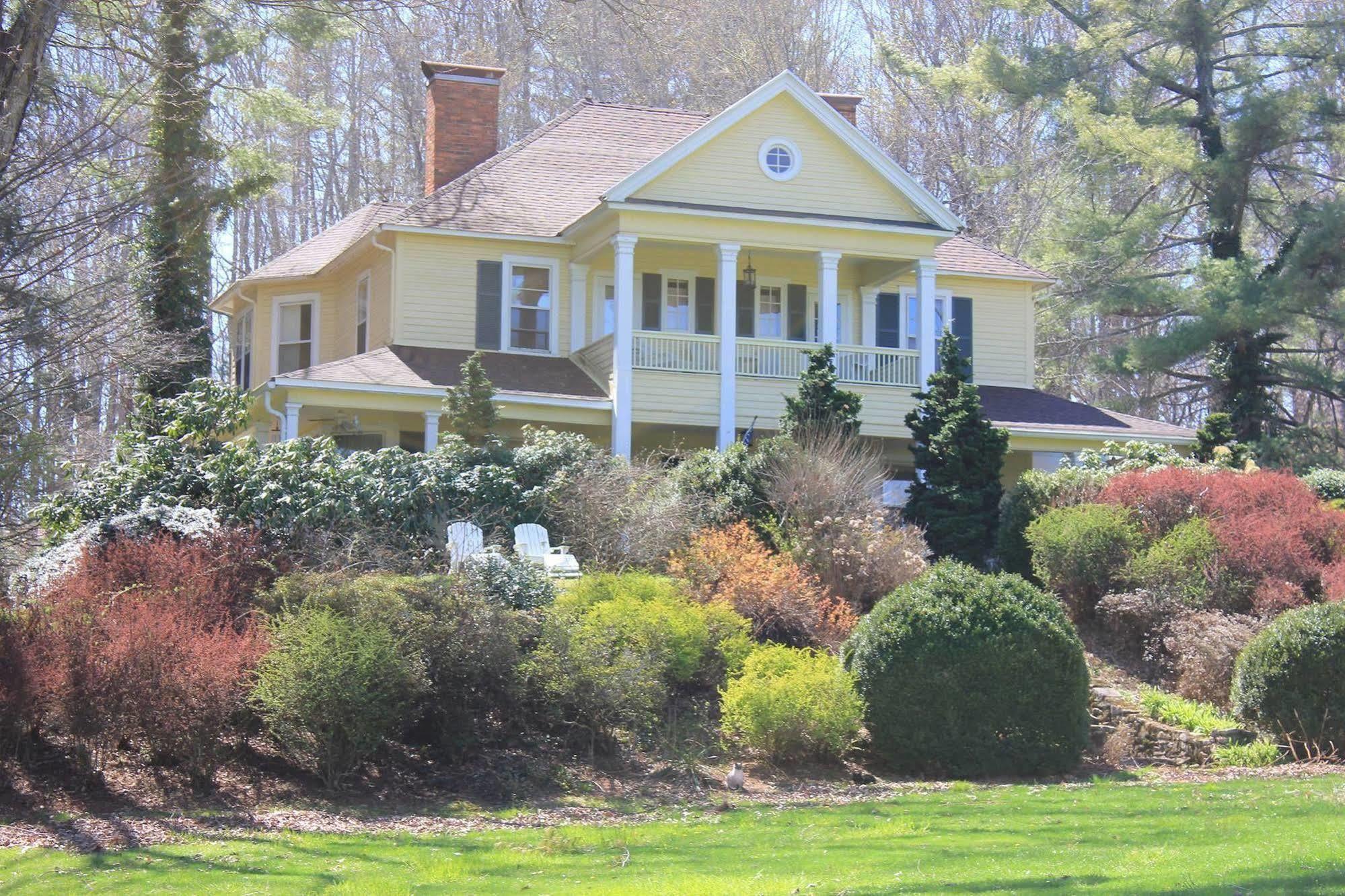 The Yellow House On Plott Creek ウェインズビル エクステリア 写真